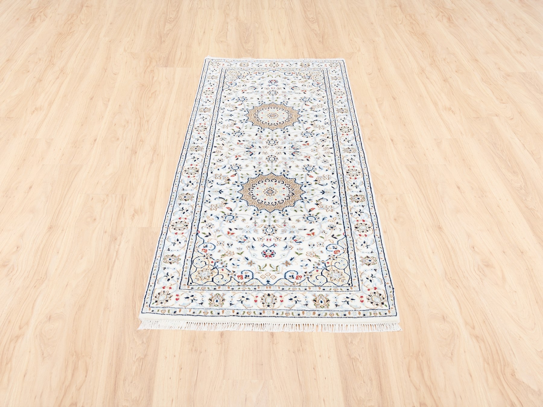 Traditional Rugs LUV564957